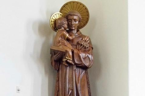 Statue of St Anthony